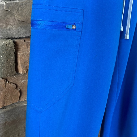 Set FIGS Rafaela Royal Blue Top And Zamora Jogger Set XS/S - Picture 12 of 16